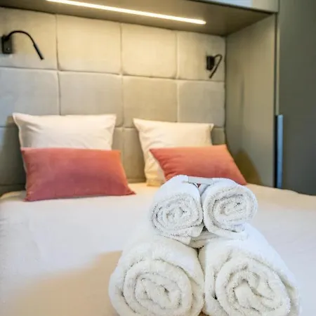 In St Raph Апартаменты